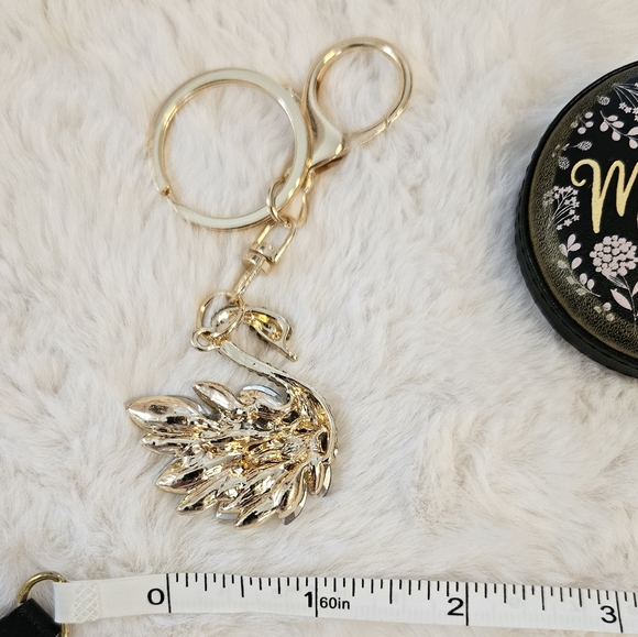 Swan Keychain - Picture 2 of 2